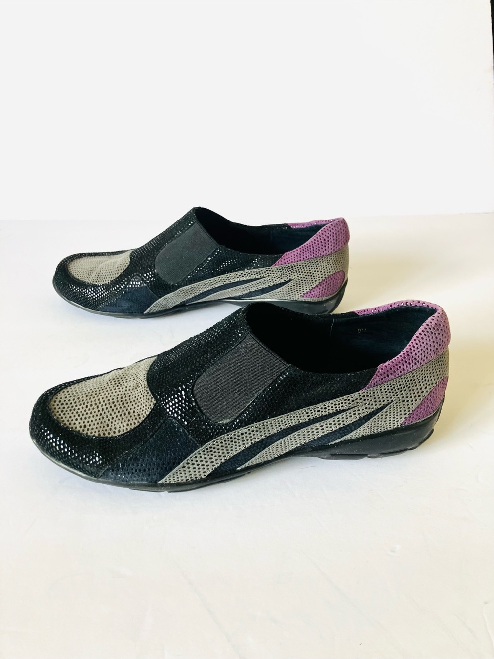 VANELI Sport purple black Suede Leather Slip on Casual Shoes


Women’s US Size 9